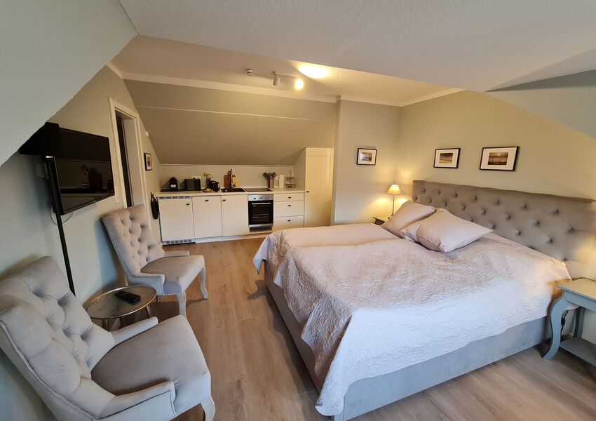 Lille Hues Suite 8 "CARLOTTA"