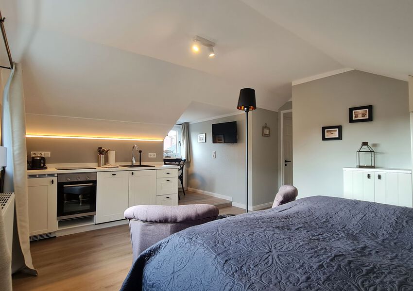 Lille Hues Suite 10 "LINN"